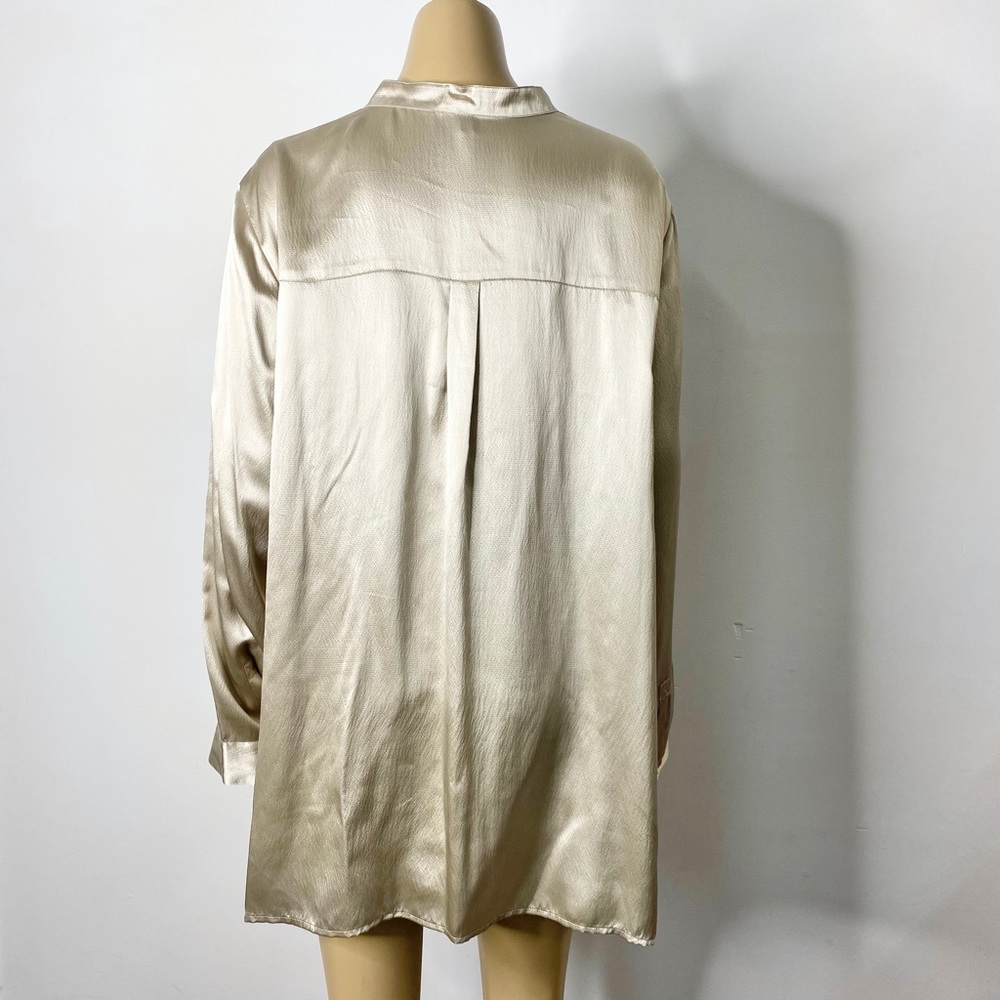 Eileen Fisher Women’s Textured Silk Button Front - Picture 3 of 8